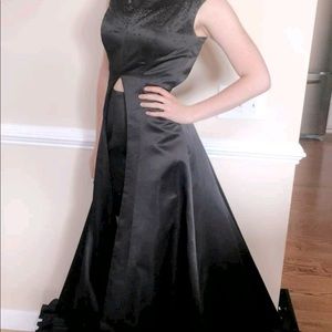 Black, two piece, Prom/Formal Dress.